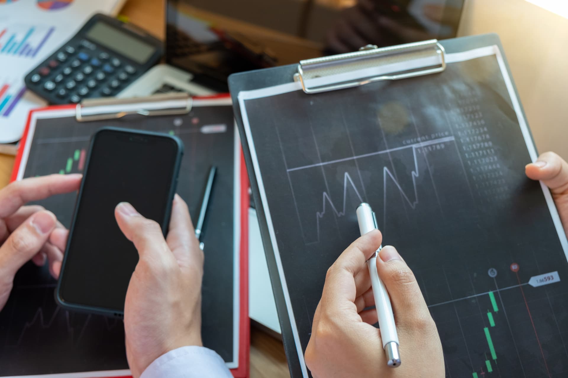 Popular Technical Indicators: Moving Averages, RSI, MACD Explained